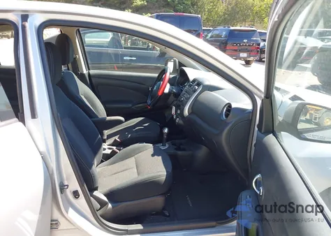 2014 Nissan Versa 1.6 Sv z USA, uszkodzony, nr VIN 3N1CN7AP5EL849010